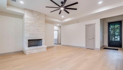8 Huisache LN