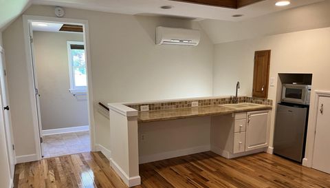 29 Small Mountain Dr