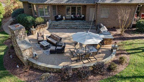 2379 Metcalf Dr