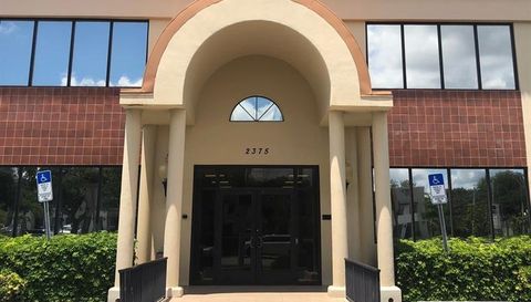2375 Tamiami Trl