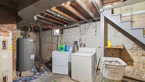 1223 N Centennial St