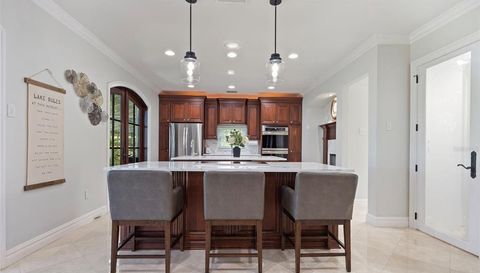 1006 Lake Cooper