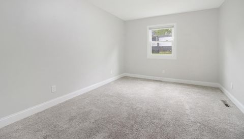 2454 221st Avenue NE