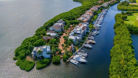 6124 Paradise Point Dr