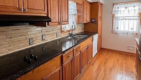 10025 Wentworth Ave S