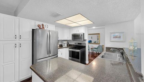 25 HARBOR WOODS CIRCLE