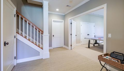 4209 N Oak Pointe Ct NE