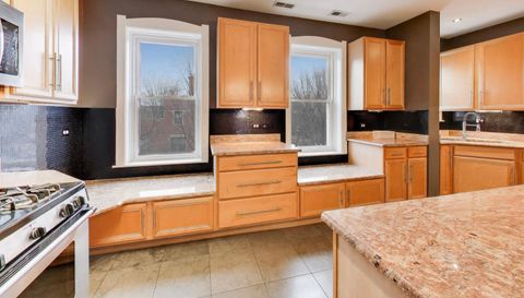 3358 N Monticello Avenue