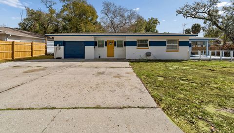 1102 E River Cove St