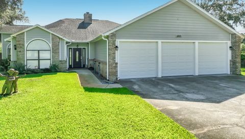 1205 War Eagle Blvd