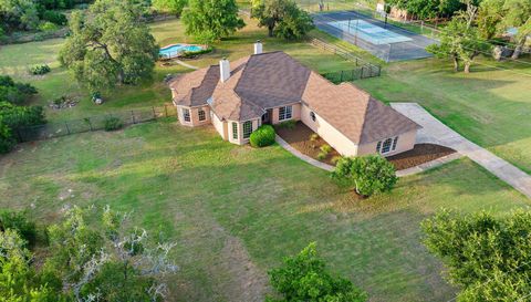 320 Woodland Oaks TRL