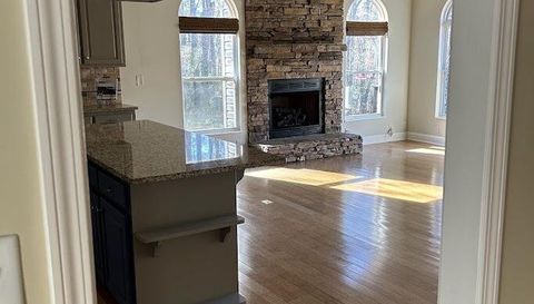 209 Falcon Crest Way