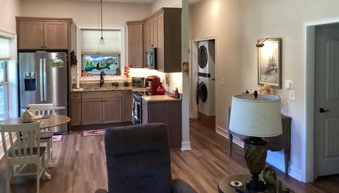 1052 Porter Creek Dr