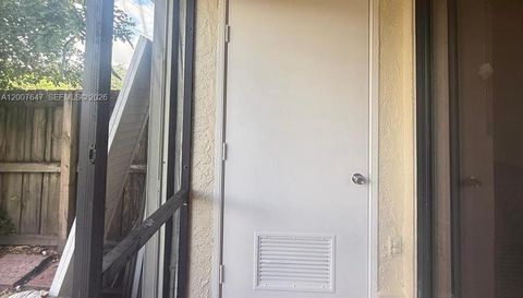 1004 San Remo Cir