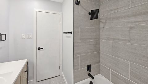 4743 S Keeler Avenue