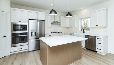 1816 Robinson Lane NE