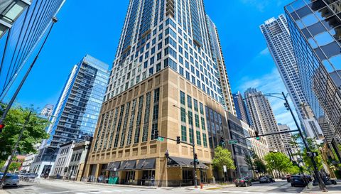 2 E Erie Street