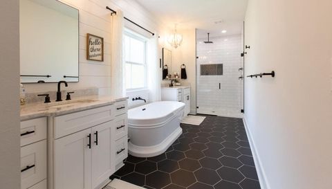 3395 Mariana Oaks Dr