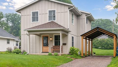 129 Chicago Avenue N