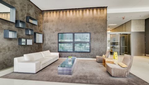 600 N Fairbanks Court