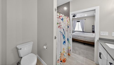 698 Shardlow Place NE