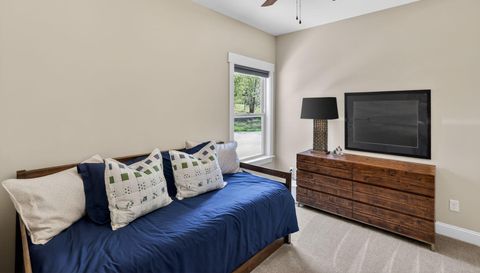 1625 River Bluffs Dr