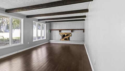 272 Canterbury Dr