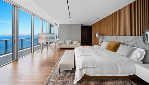 1300 Brickell Bay Dr