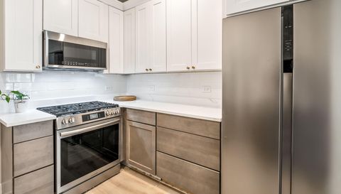 4320 N Clarendon Ave