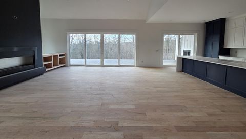 7048 Nichols Cove Dr