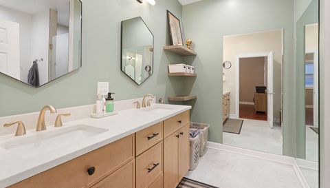 2222 W BELMONT Avenue