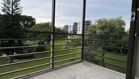 20500 W Country Club Dr APT 308 Aventura