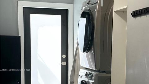 960 Bayberry Point Dr