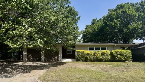 4657 Selkirk Dr