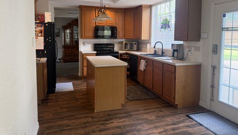 1086 Woodbriar Dr