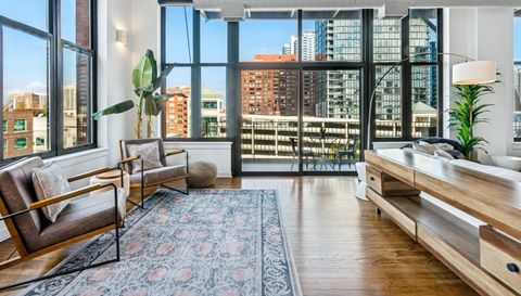 333 W Hubbard Street