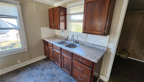 905 East Washing Street