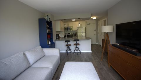 70 W Burton Pl