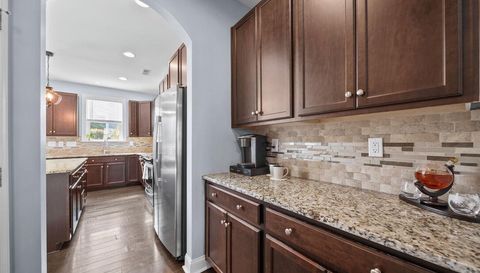 1106 Thessallian Ln