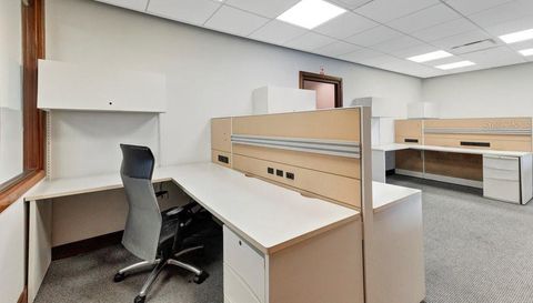 207 Calle Del Parque