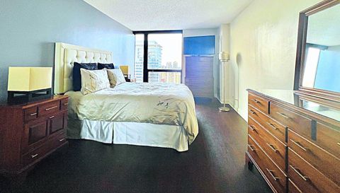 1122 N Clark St APT 3606