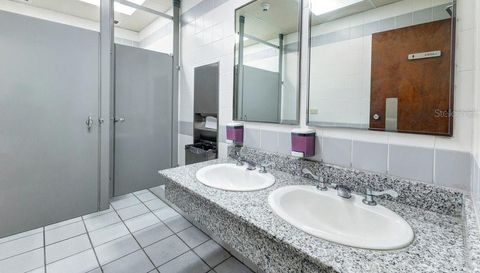 207 Calle Del Parque