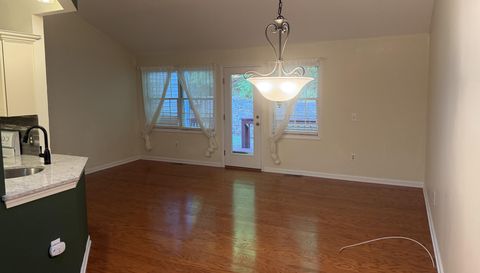 504 Carriage Dr