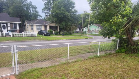 4710 Springfield Blvd