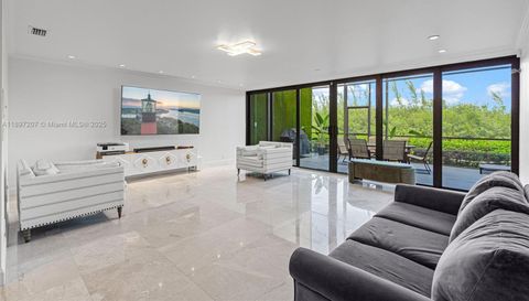 6124 Paradise Point Dr