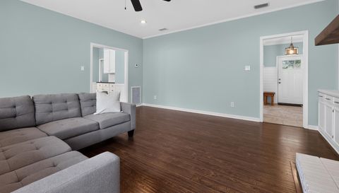 2932 Squire Ln