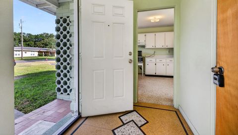 5701 Padgett Cir