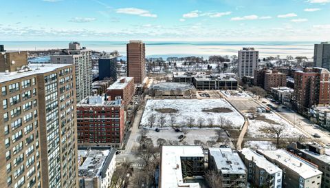 845 W Belle Plaine Avenue