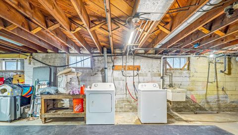 2533 Snelling Curve
