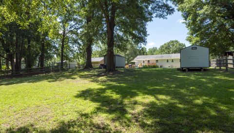 421 Catawba Cir N